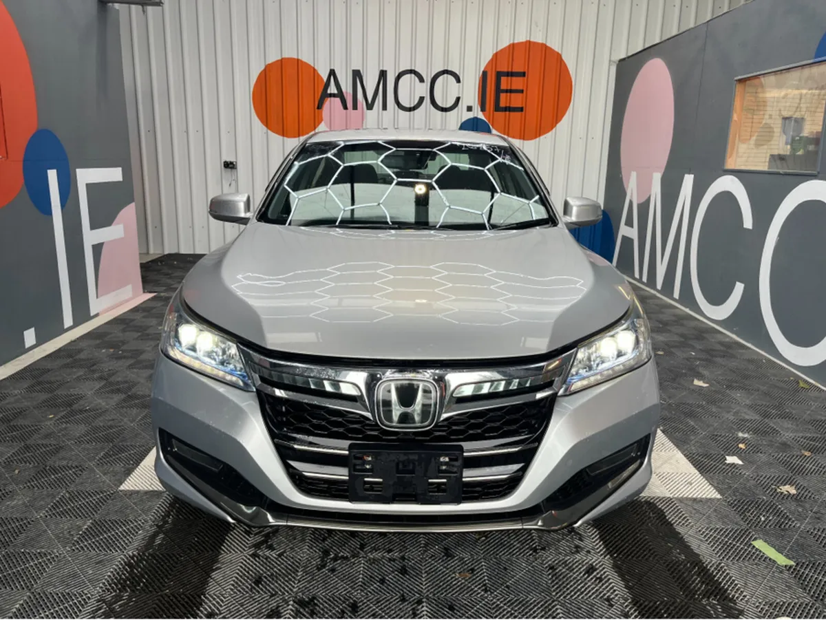 Honda Accord 2.0 HYBRID / 73k KMs / REVERSE CAMERA - Image 2