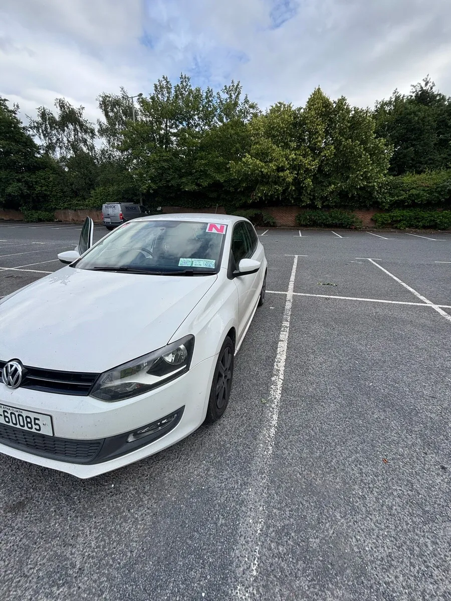 2011 Volkswagen Polo WHITE - Image 2