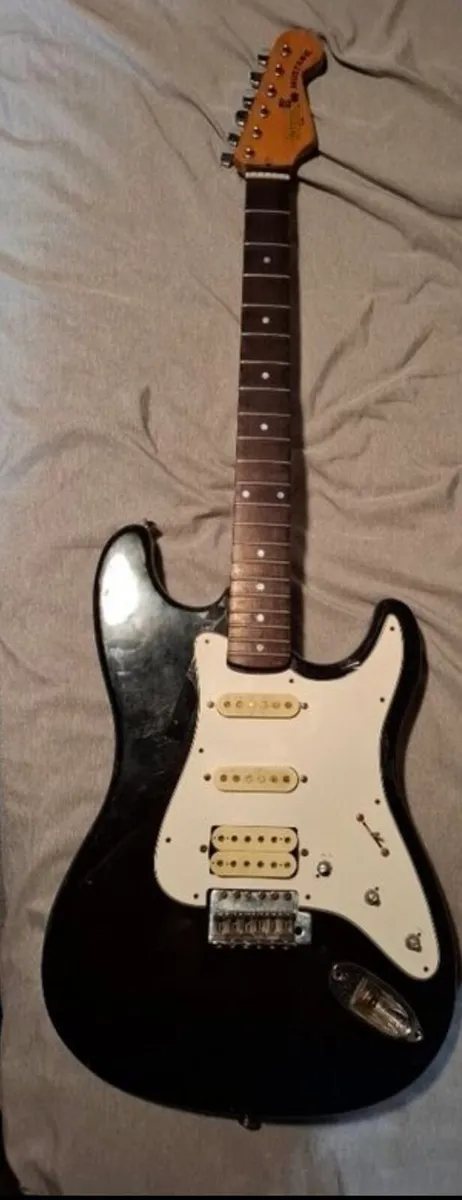 Vintage electric guitar - Image 1