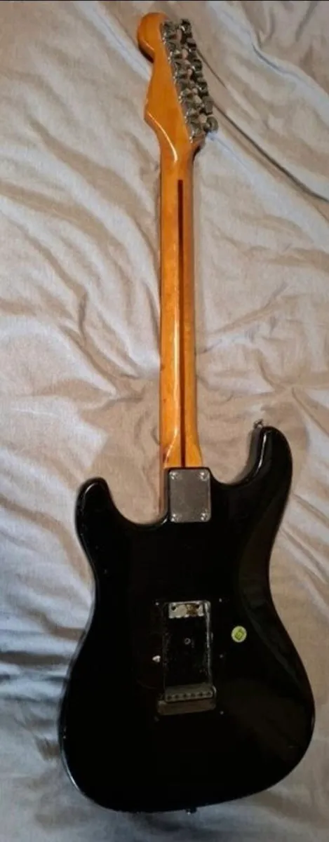 Vintage electric guitar - Image 3