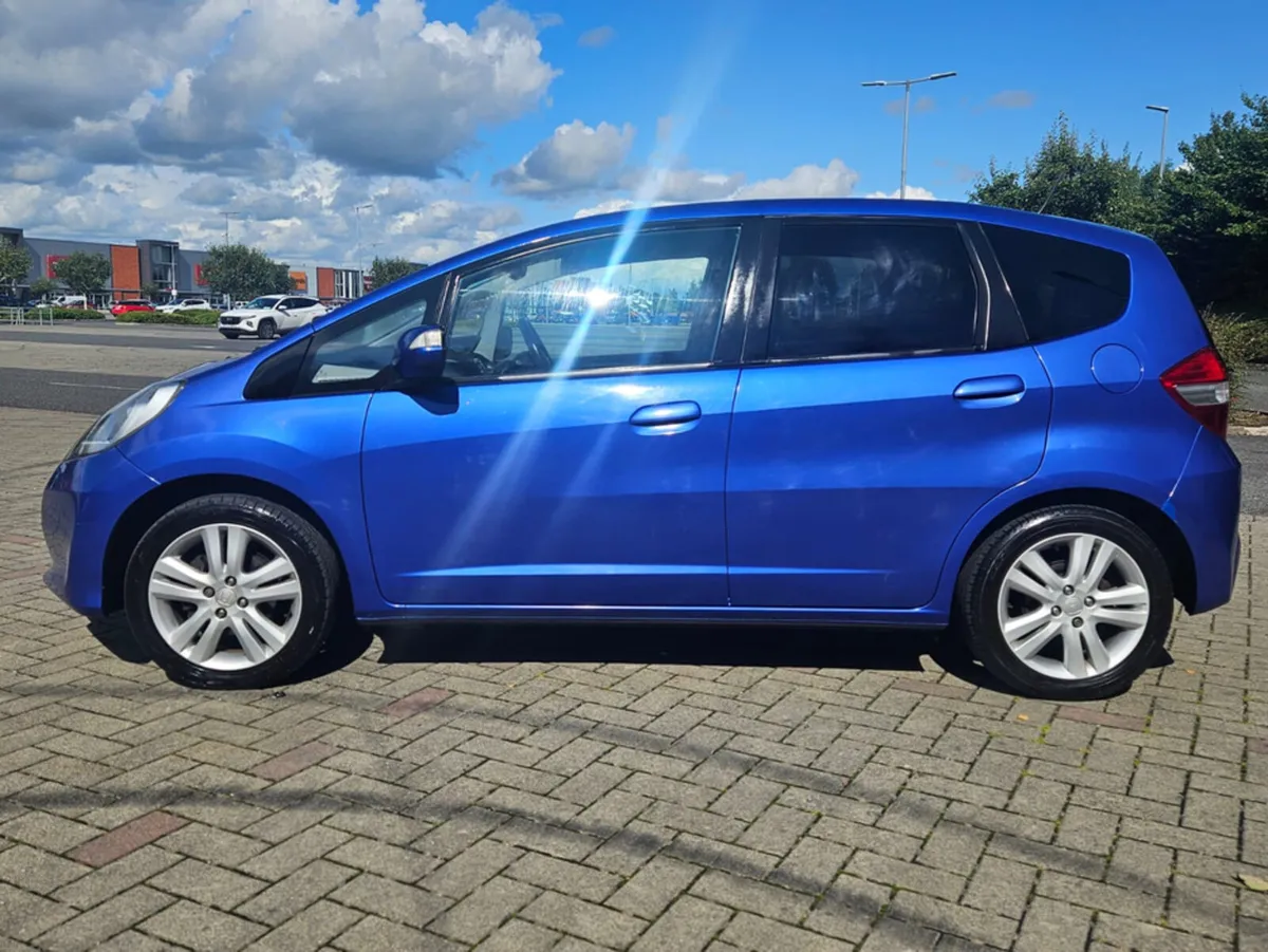 Honda Jazz PETROL MANUAL  * HIGH SPEC * NEW NCT *S - Image 4