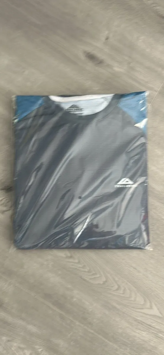Men’s Top & Shorts - Image 3