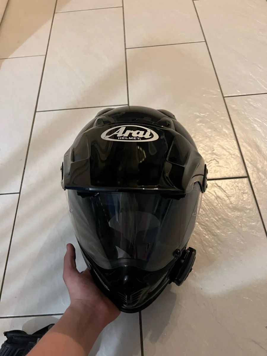 Arai tour x4 motorbike helmet - Image 1