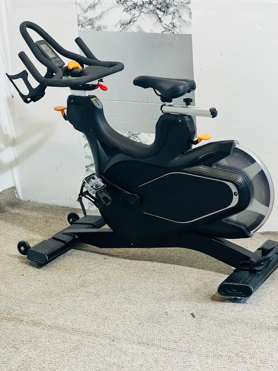 COMMERCIAL EXERCISE Matrix Indoor Training bike - Image 2