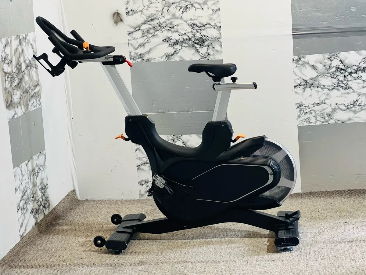 COMMERCIAL EXERCISE Matrix Indoor Training bike - Image 1
