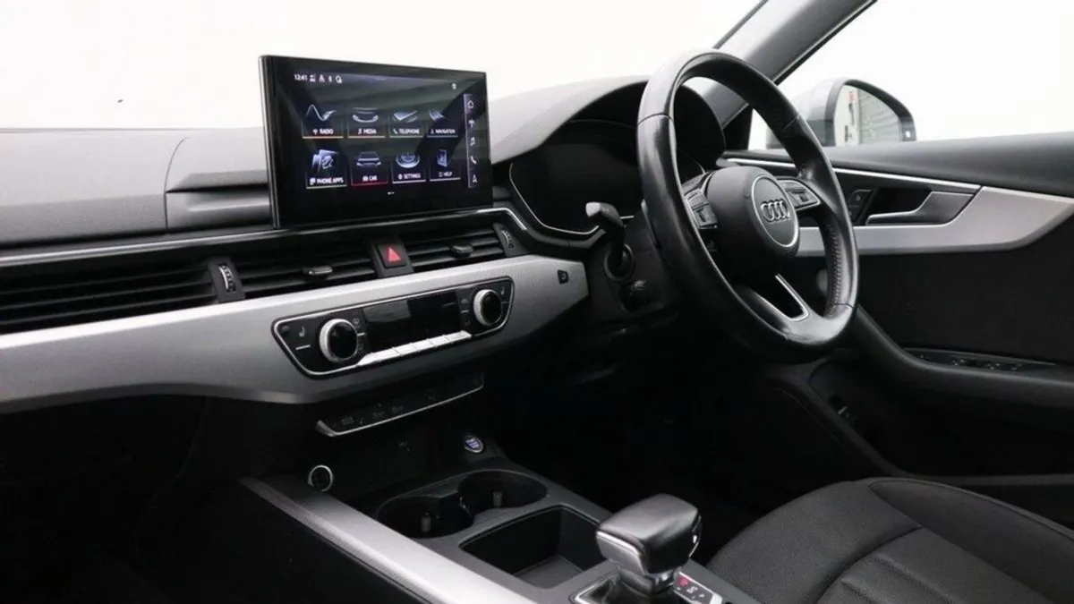 Audi A4 2.0 TDI 35 Technik Saloon 4dr Diesel S Tr - Image 4