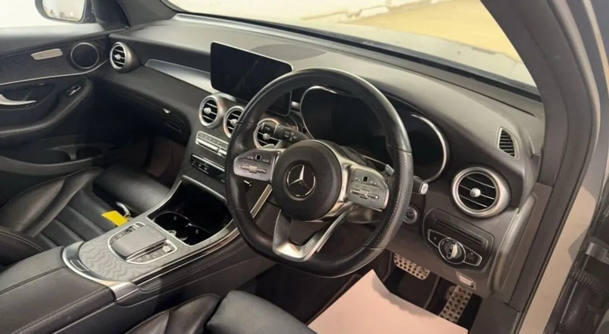 Mercedes-Benz GLC 2.0 Glc220d AMG Line (premium) - Image 3