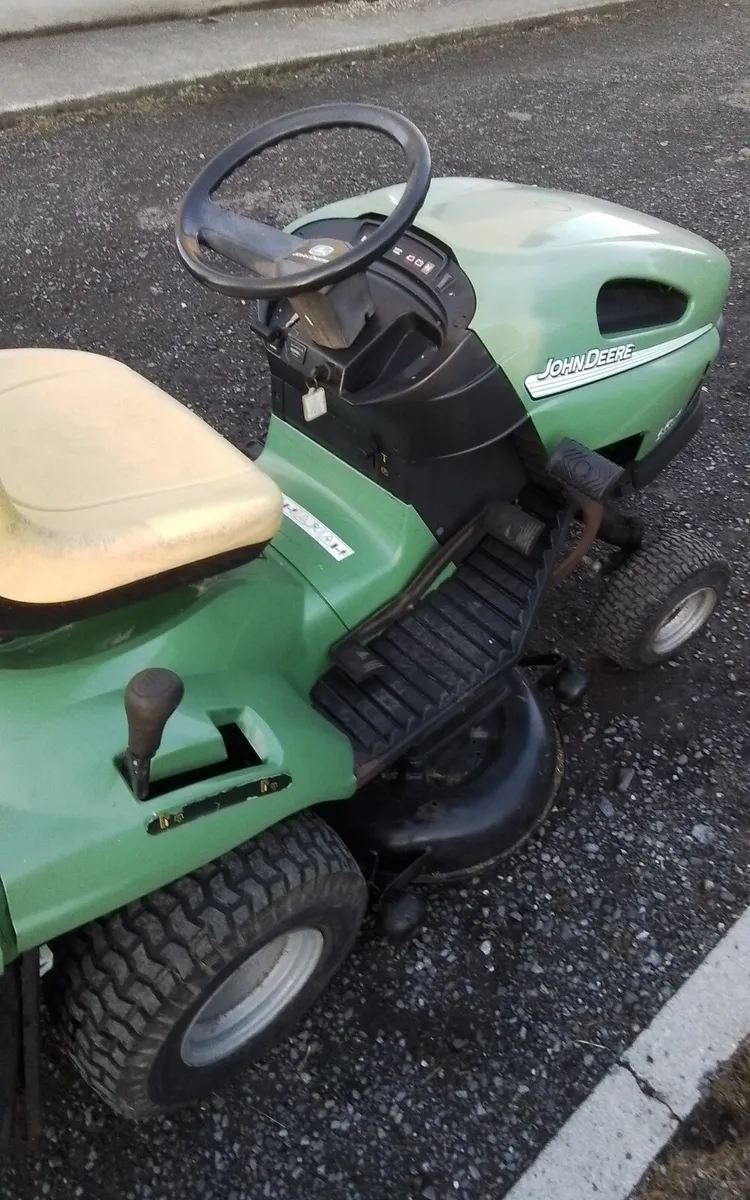Ride on mower - Image 1
