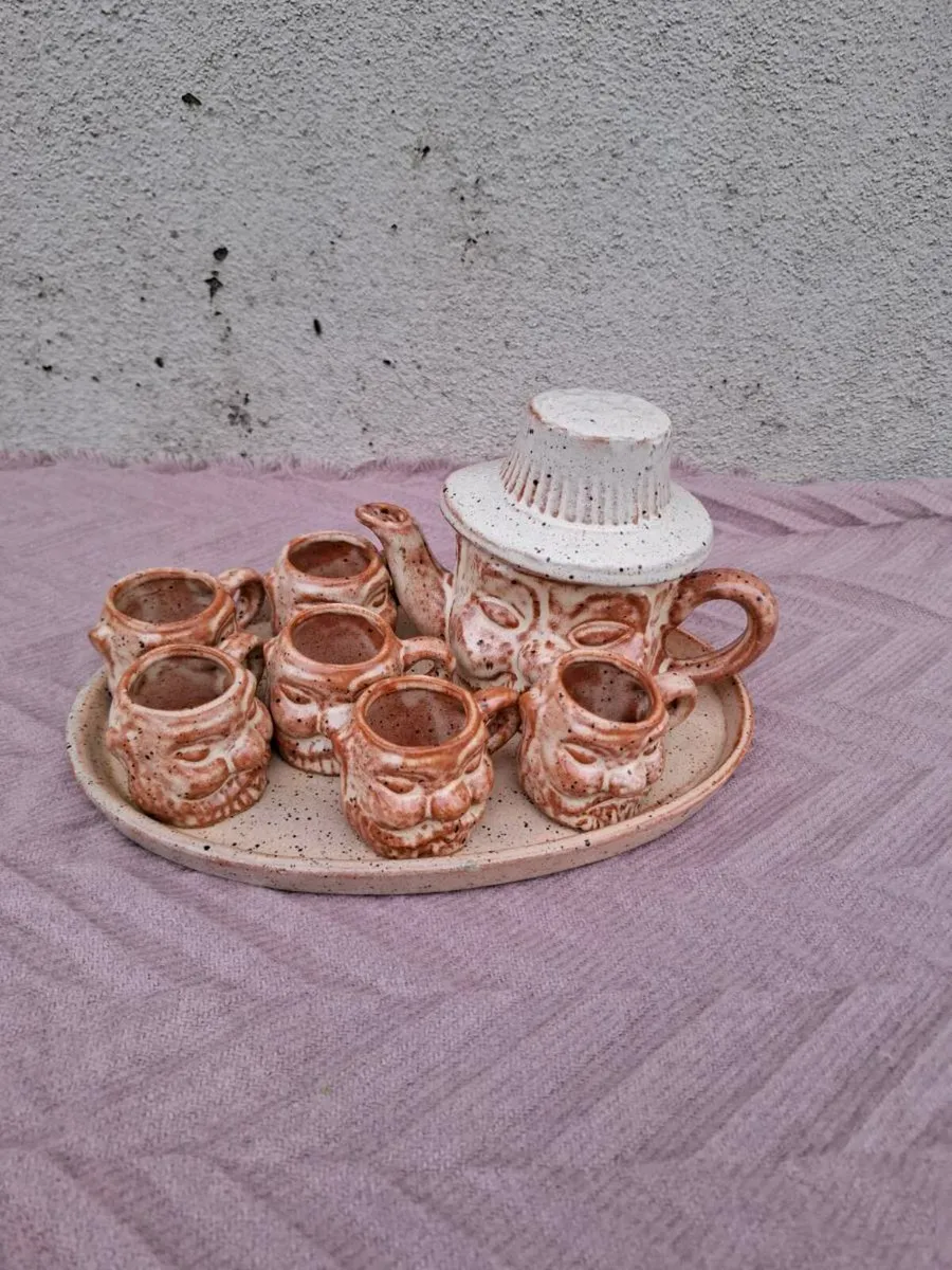 Novelty tea pot and shots possible to post