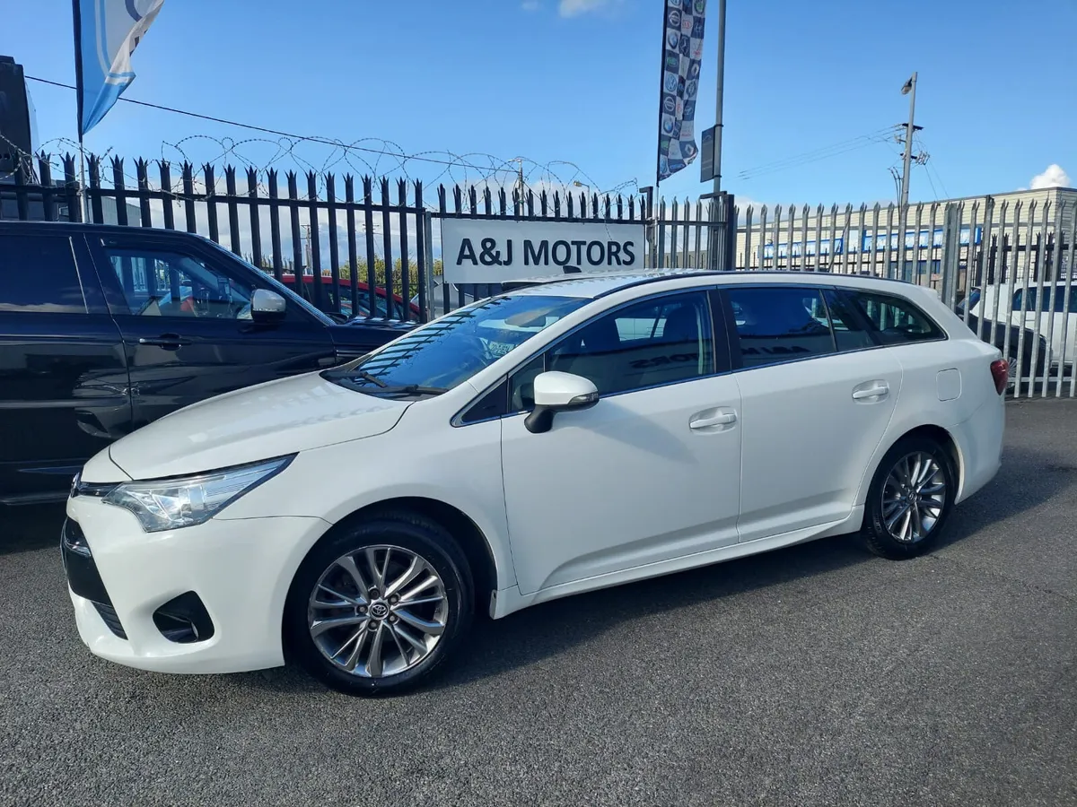 16 Toyota Avensis 2.0 Diesel - Image 3