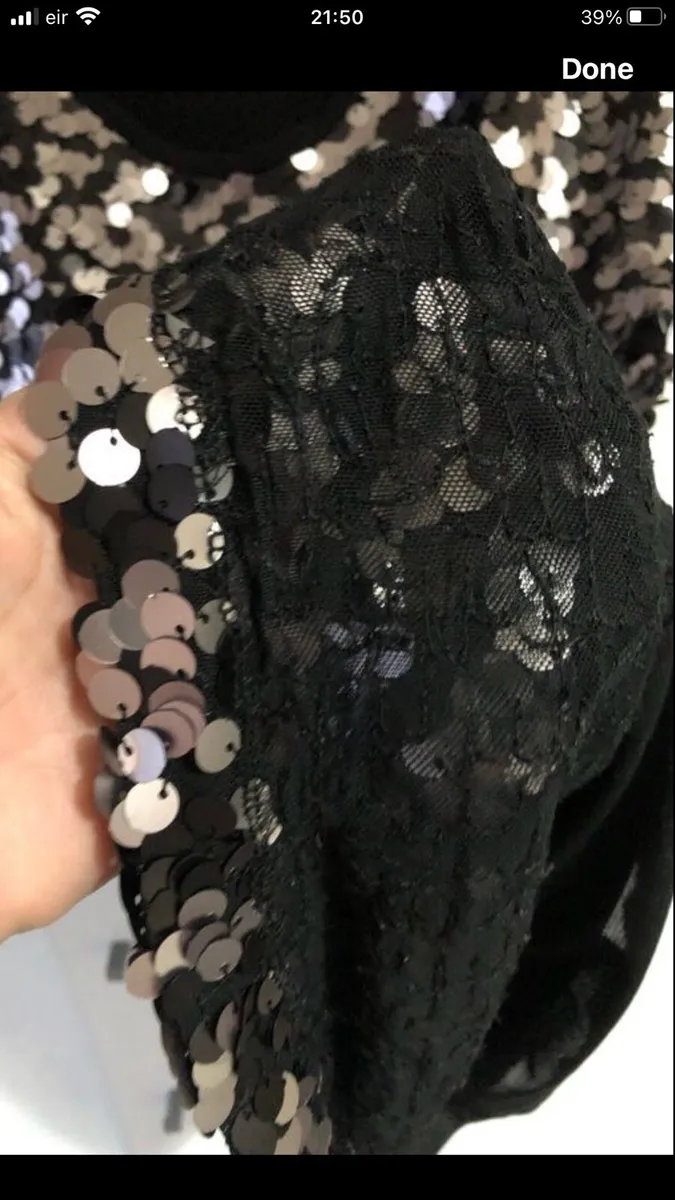 Ladies  stunning Calvin Klein top size M €15 - Image 3