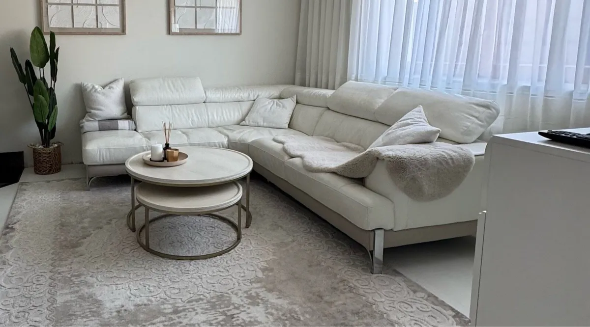 Corner sofa - Image 1
