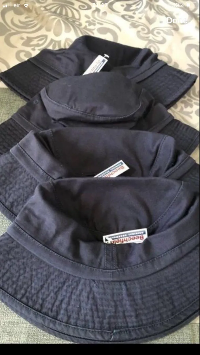 Mens hats size L /XL €5 - Image 1