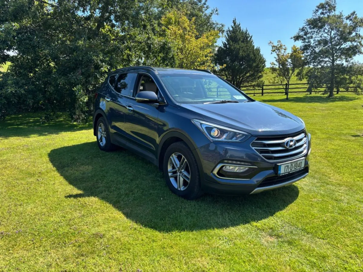 Hyundai Santa Fe Executive 4WD 5DR - Image 1