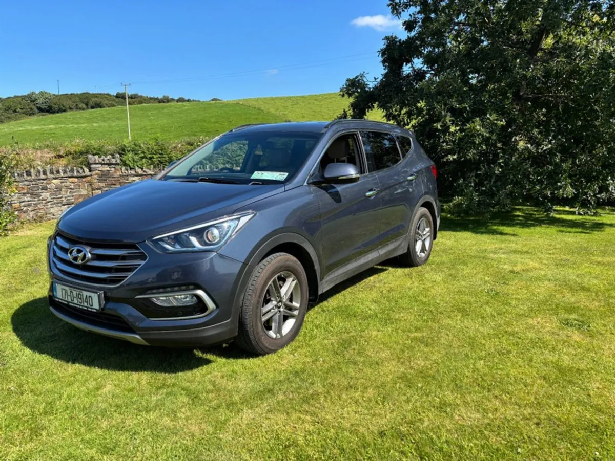 Hyundai Santa Fe Executive 4WD 5DR - Image 2