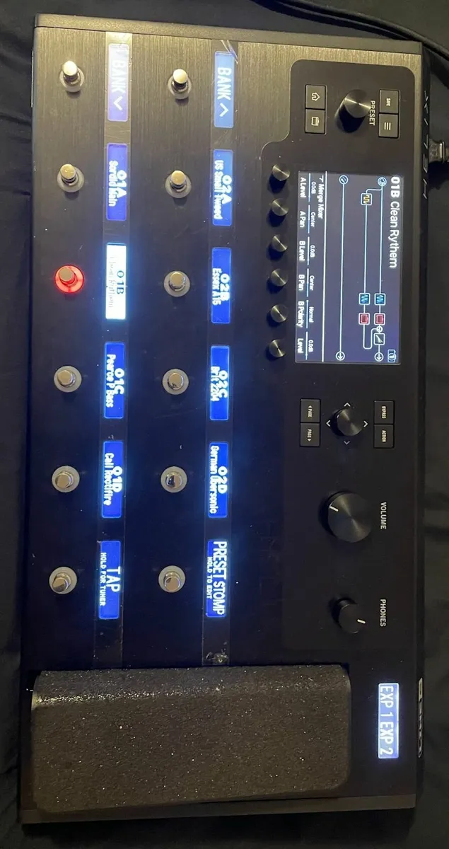 Line 6 helix floor with backpack - Image 1
