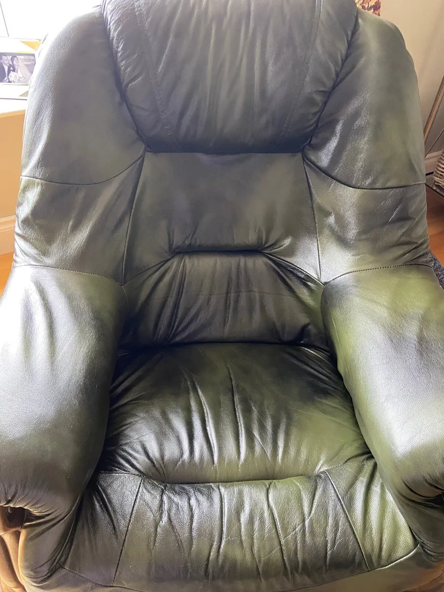 Couch with two armchairs. - Image 4
