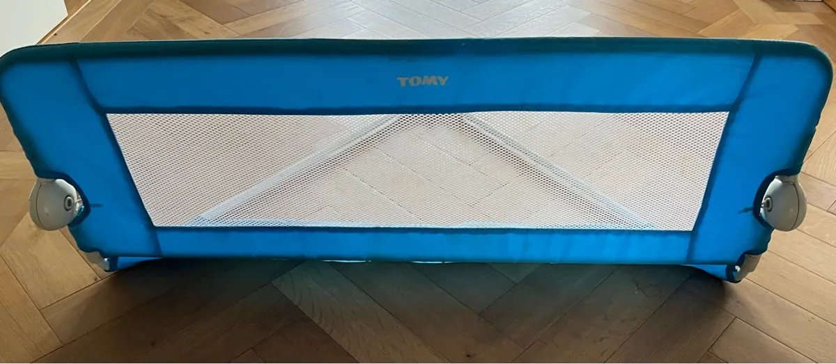 Tomy bed guard rail - Image 2