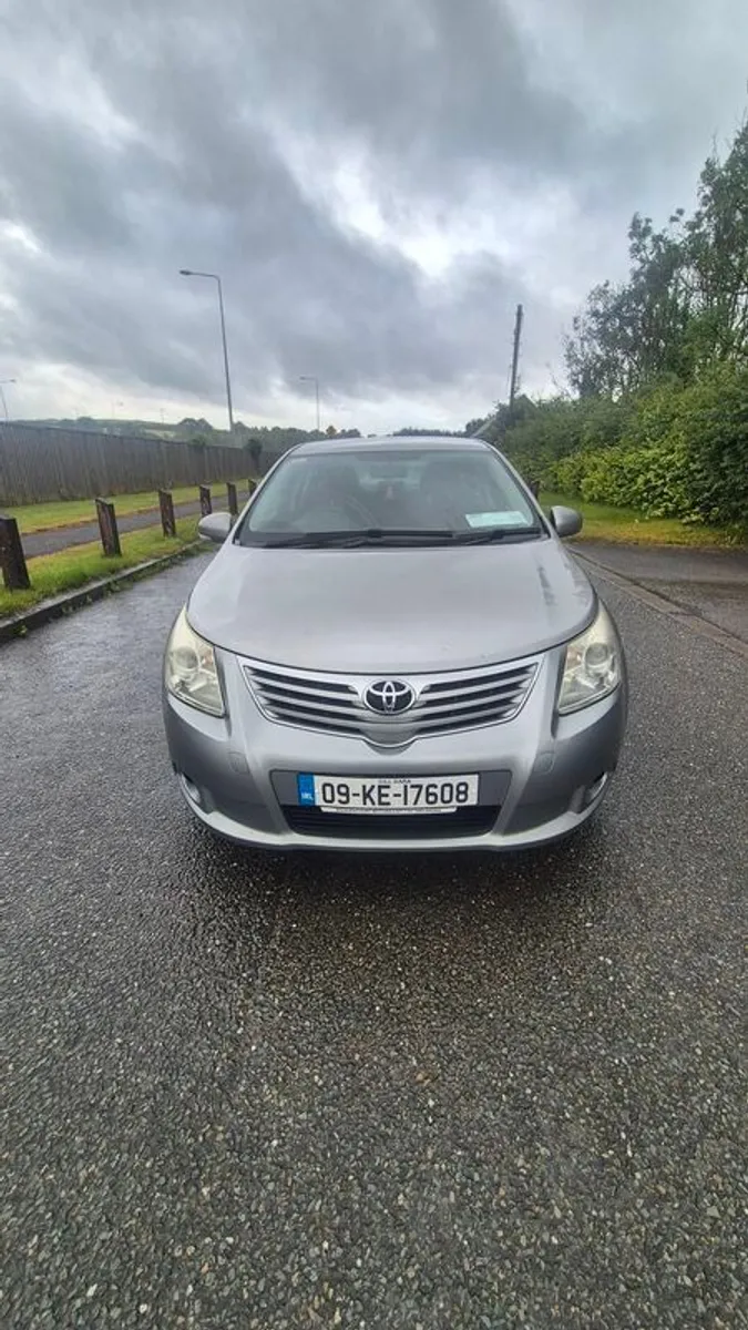 2009 Toyota Avensis - Image 1