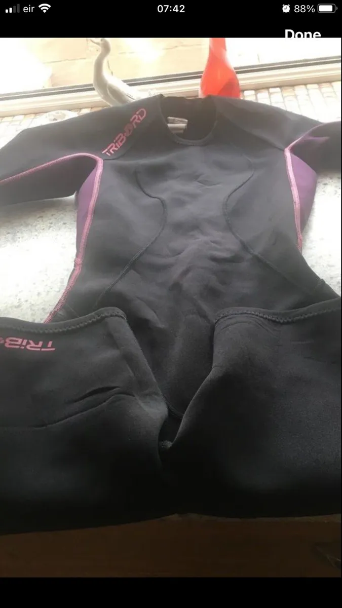 Girls wetsuit age 8 €10 - Image 2