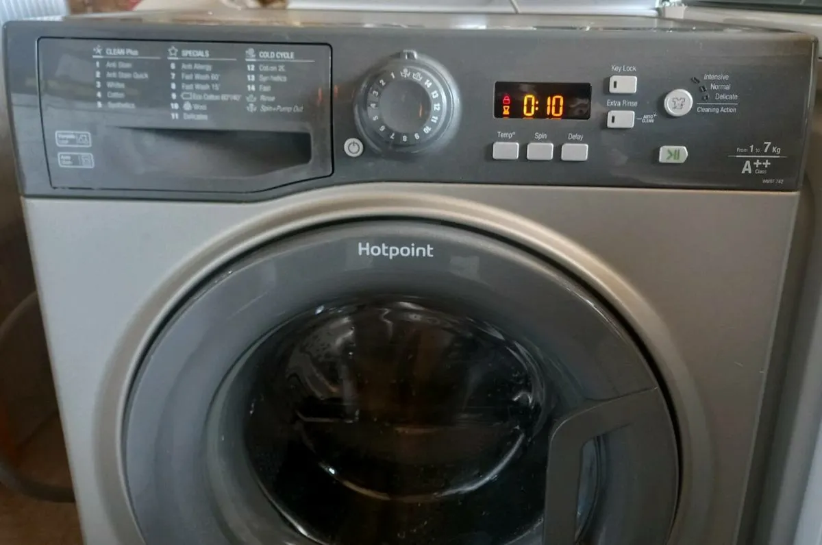 Hotpoint washing machine - Image 2