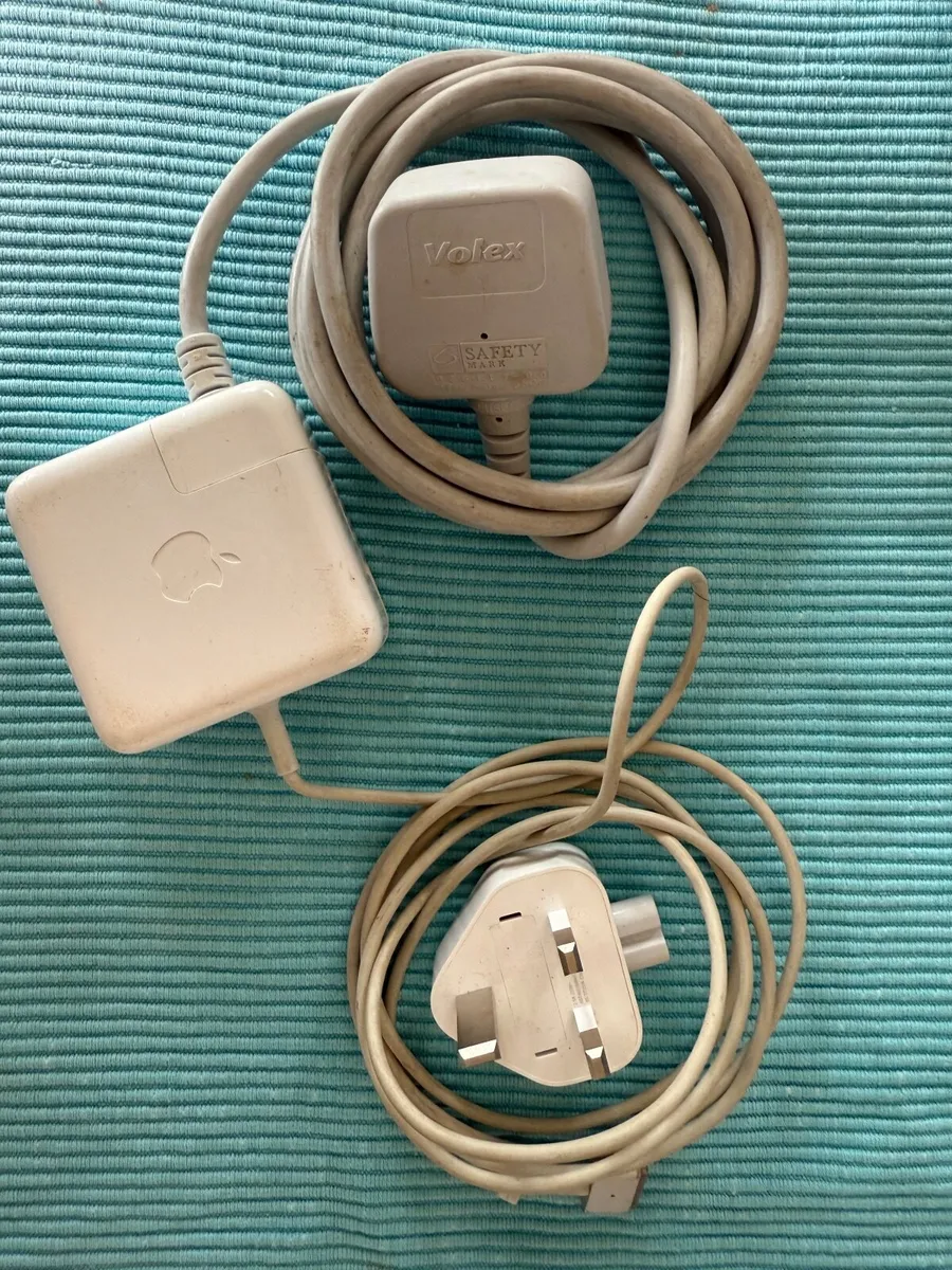 Apple MAGsafe 2 charger - Image 2