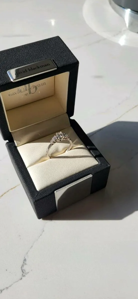 Engagement ring - Image 2