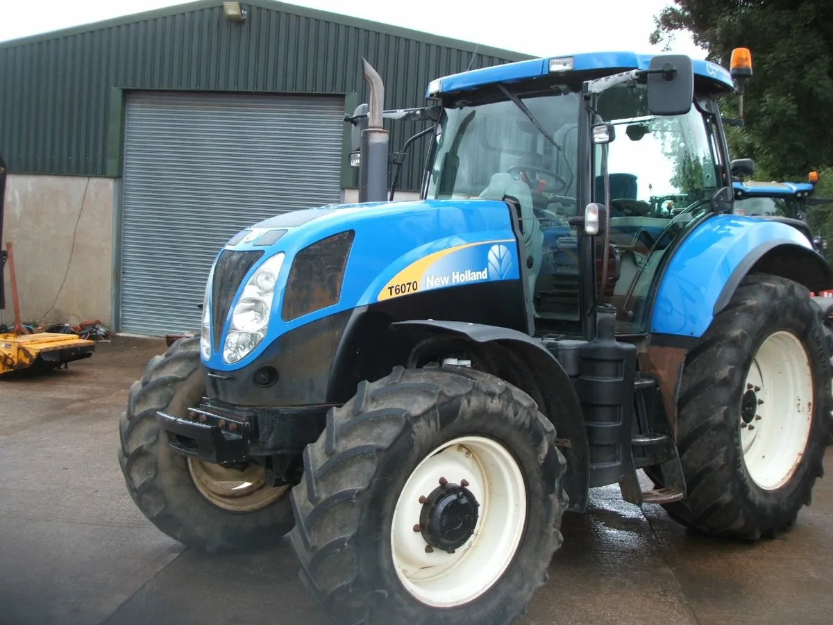 2011 New Holland T6070 - Image 3