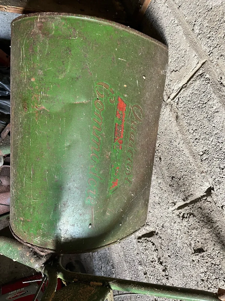 Qualcast commodore vintage mower - Image 3