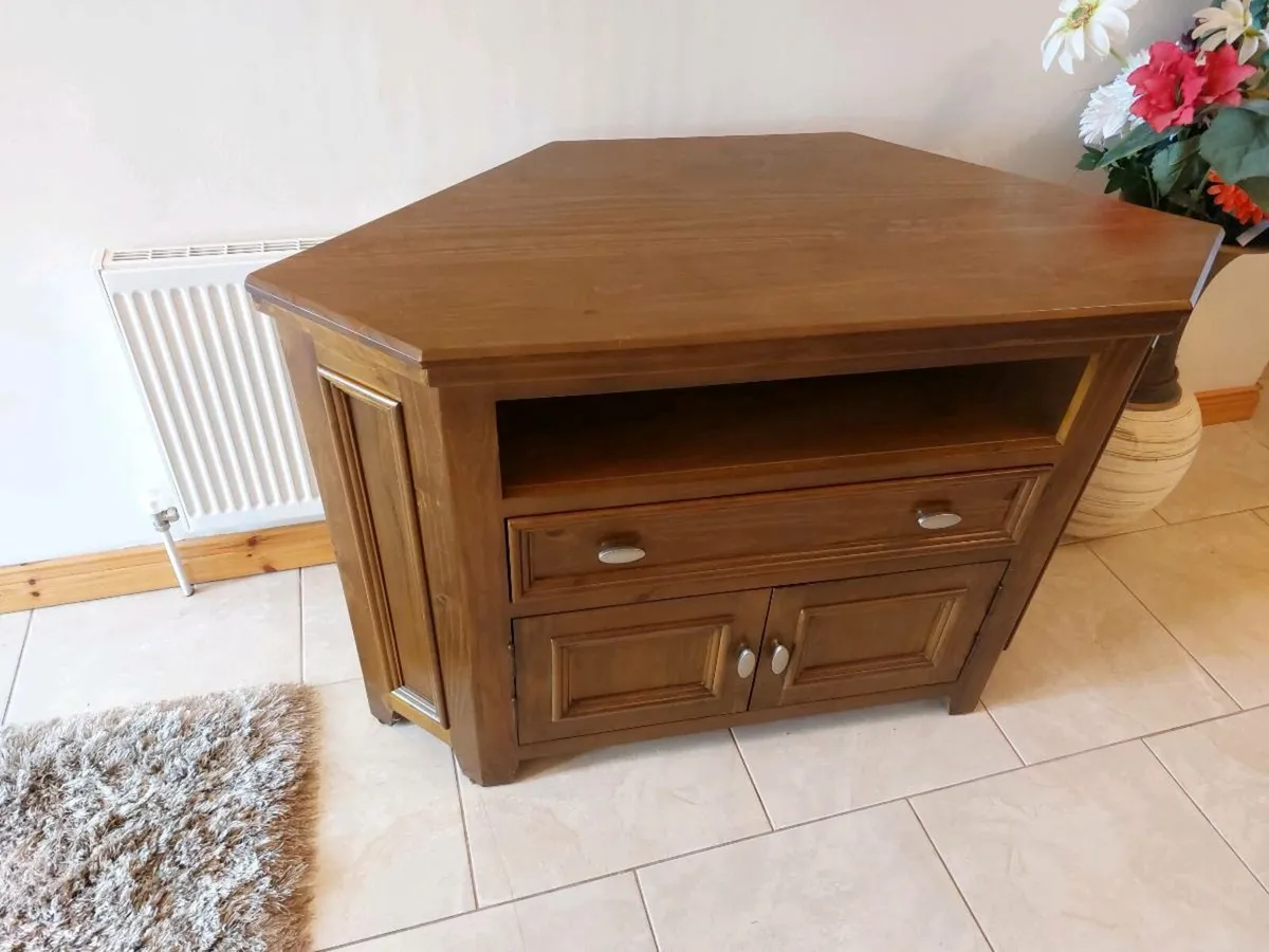 Corner TV Unit - Image 1