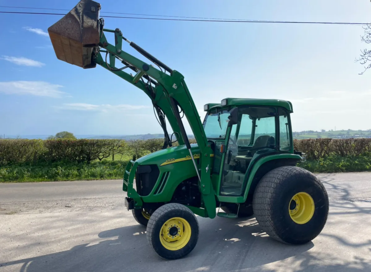 John Deere Garden Tractor - Image 1