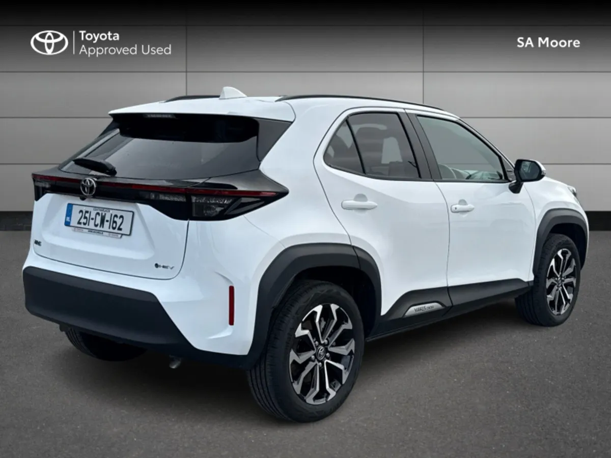 Toyota Yaris Cross LUNA SPORT DEMO - Image 2