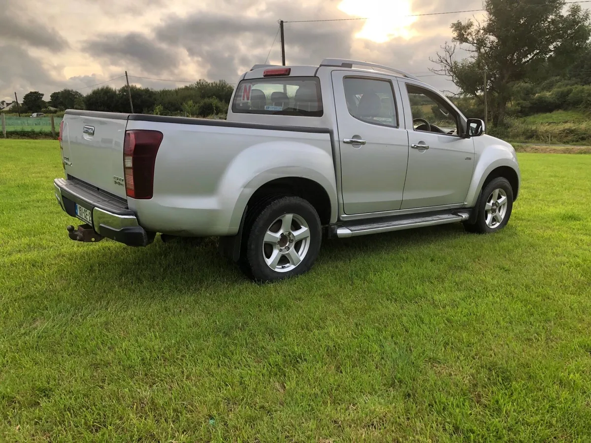 Isuzu D -Max 2.5 Twin Turbo - Image 4