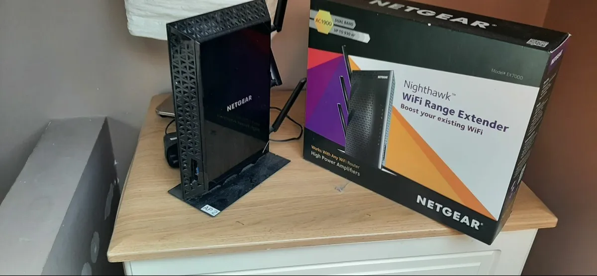 Netgear wifi range extender ac1900 - Image 1