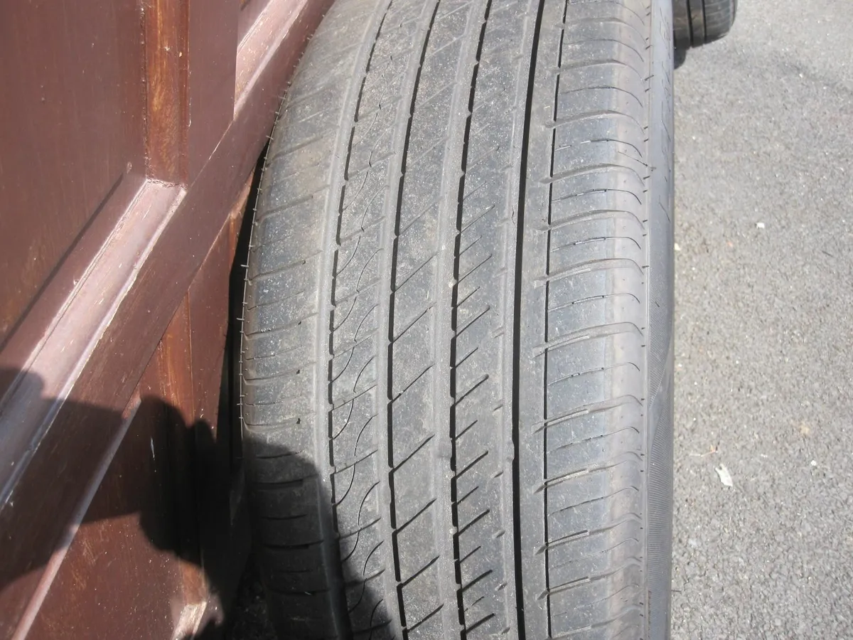 F pace alloys with tyres - Image 3