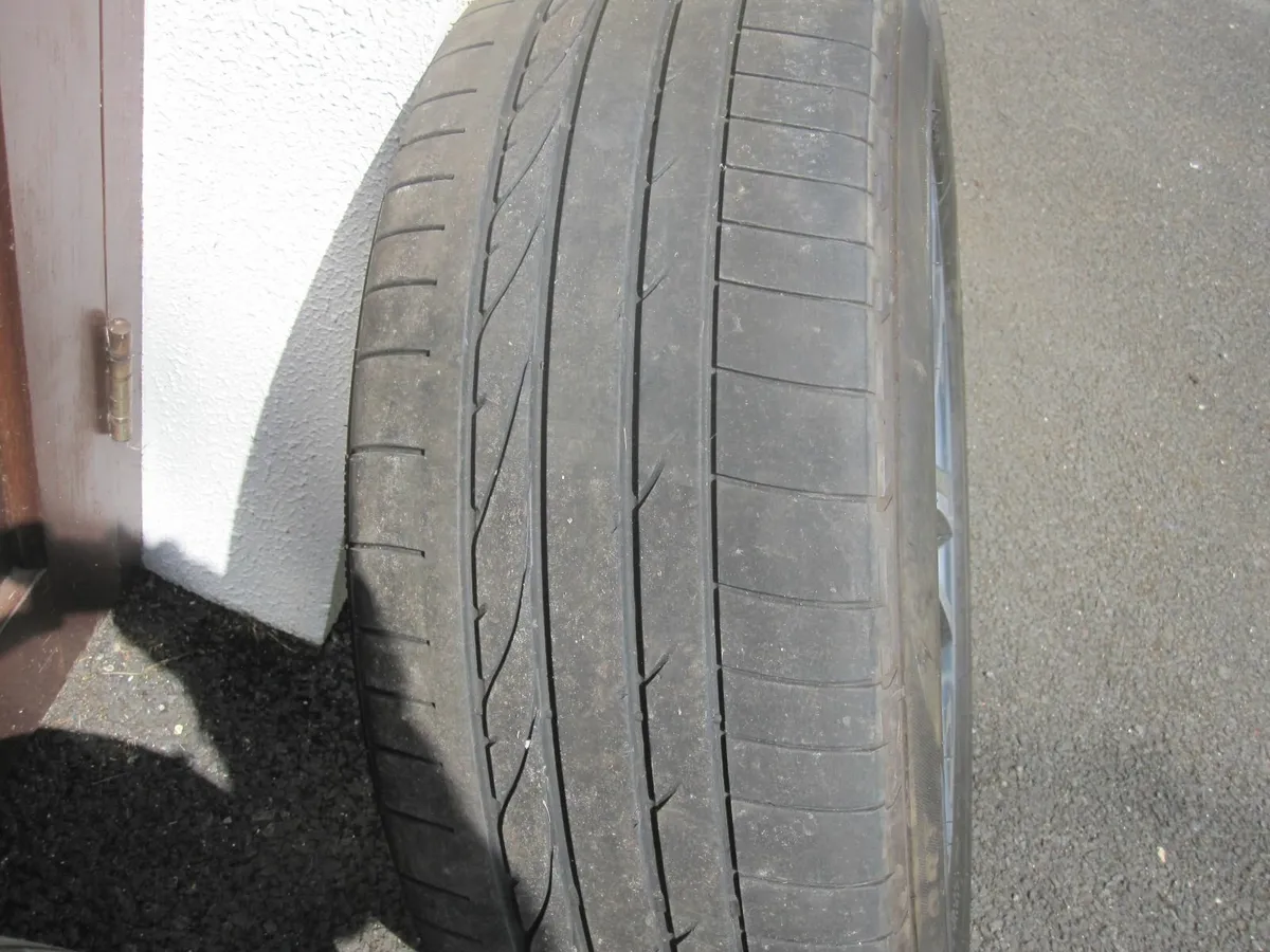 F pace alloys with tyres - Image 4