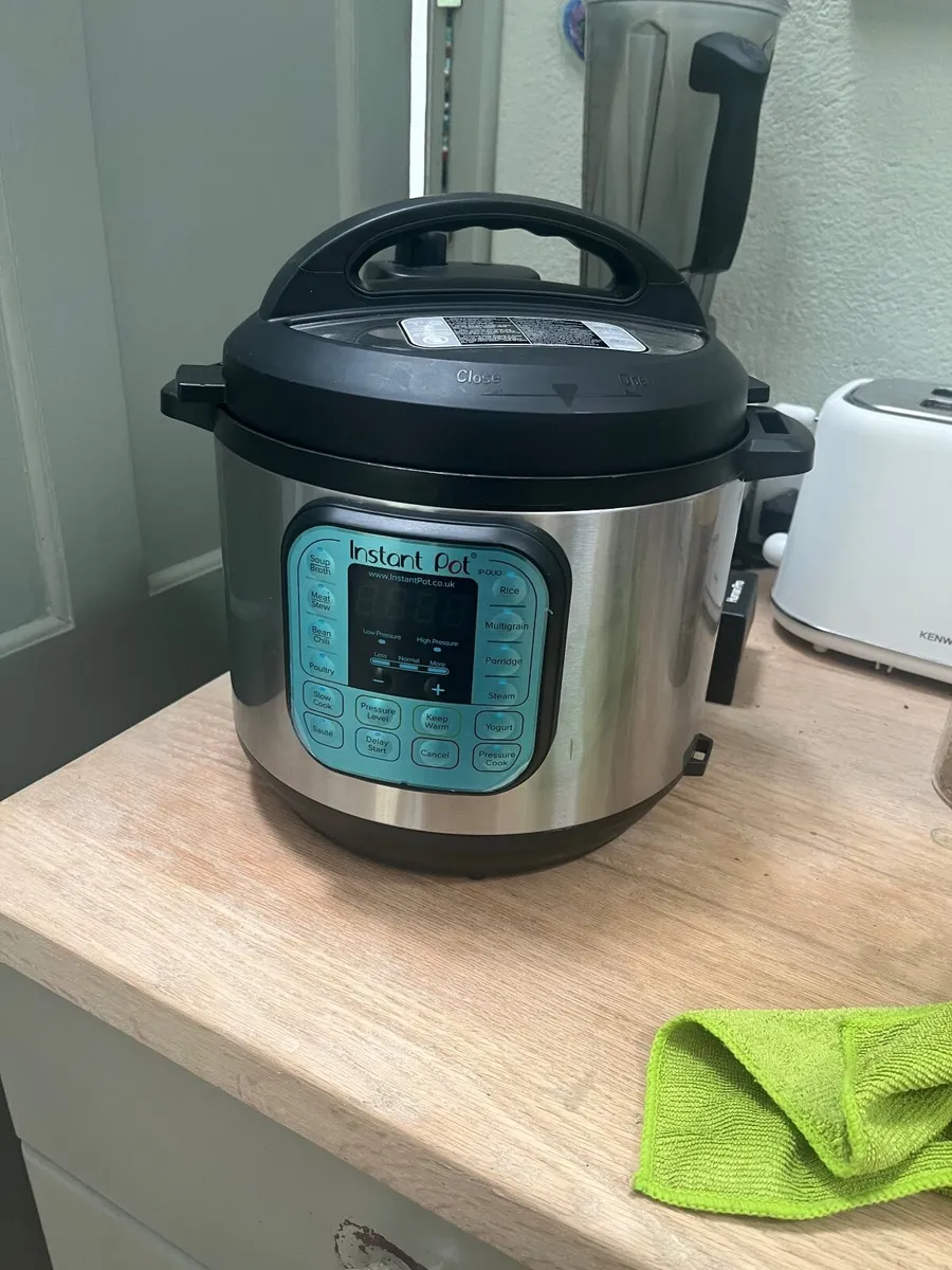 Instant pot …Slow cooker / pressure cooker - Image 1