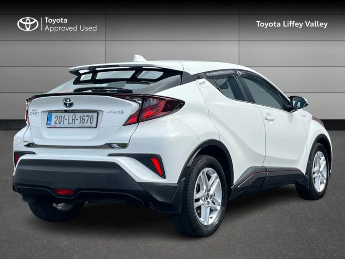 Toyota C-HR C-HR 1.8 HYBRID LUNA - Image 2