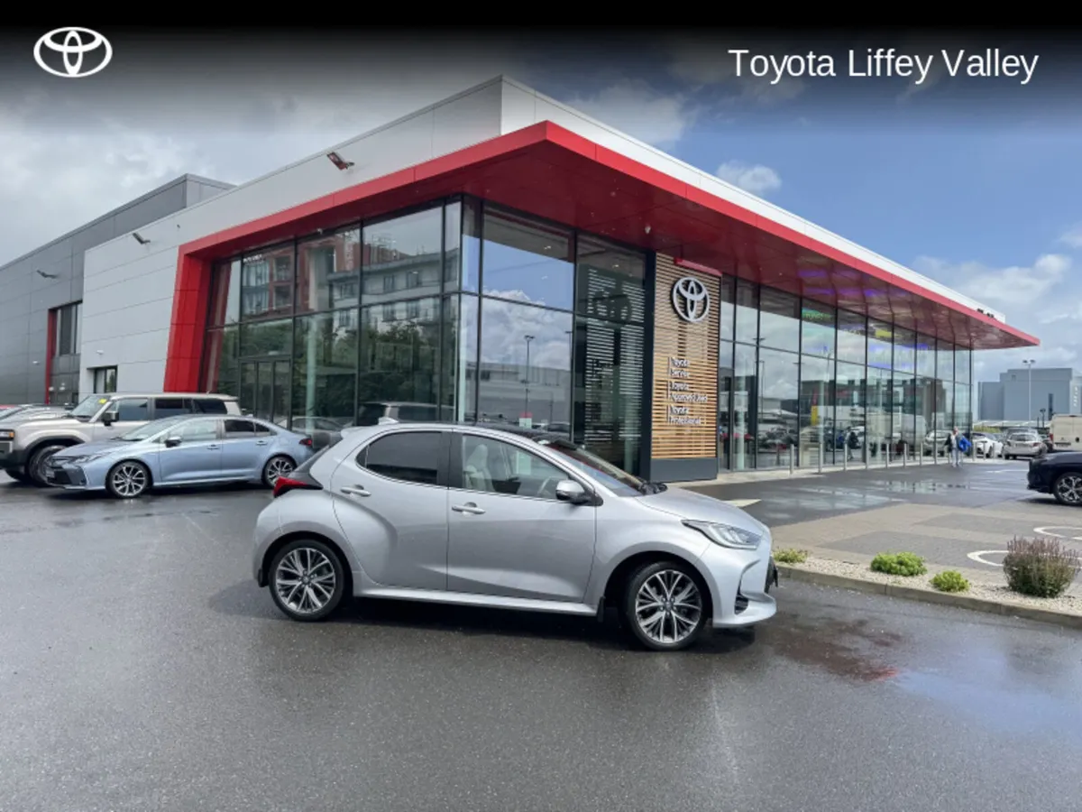 Toyota Yaris 1.5 HYBRID PLATINUM - Image 1