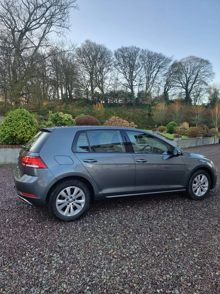 Volkswagen Golf - Image 4