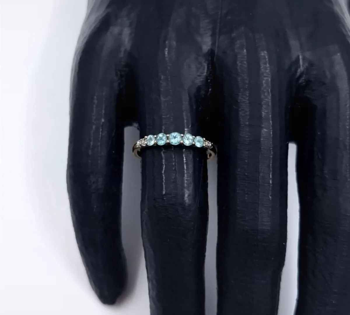 9 carat gold gemstone diamond ring - Image 1