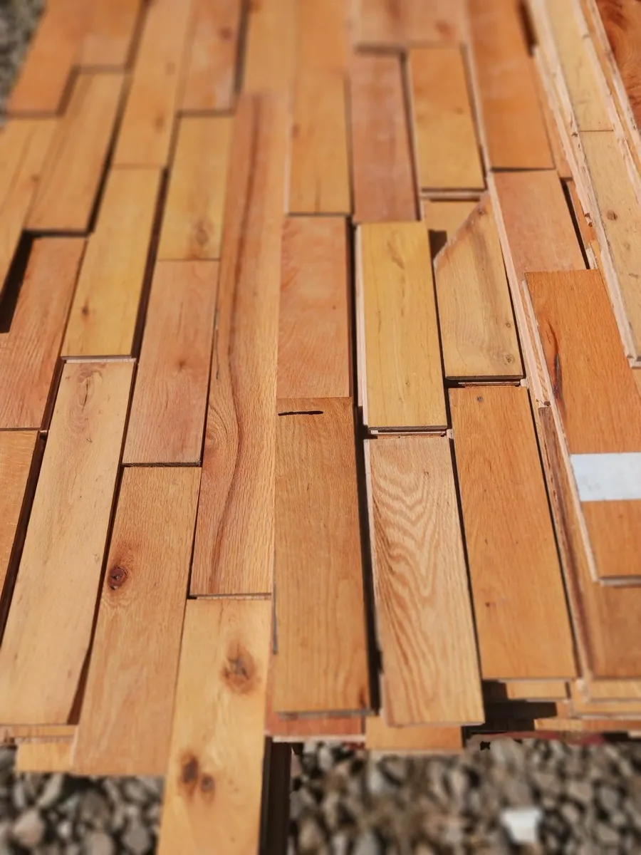 Wooden flooring - Image 1