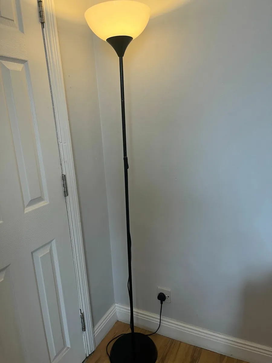 Floor lamp