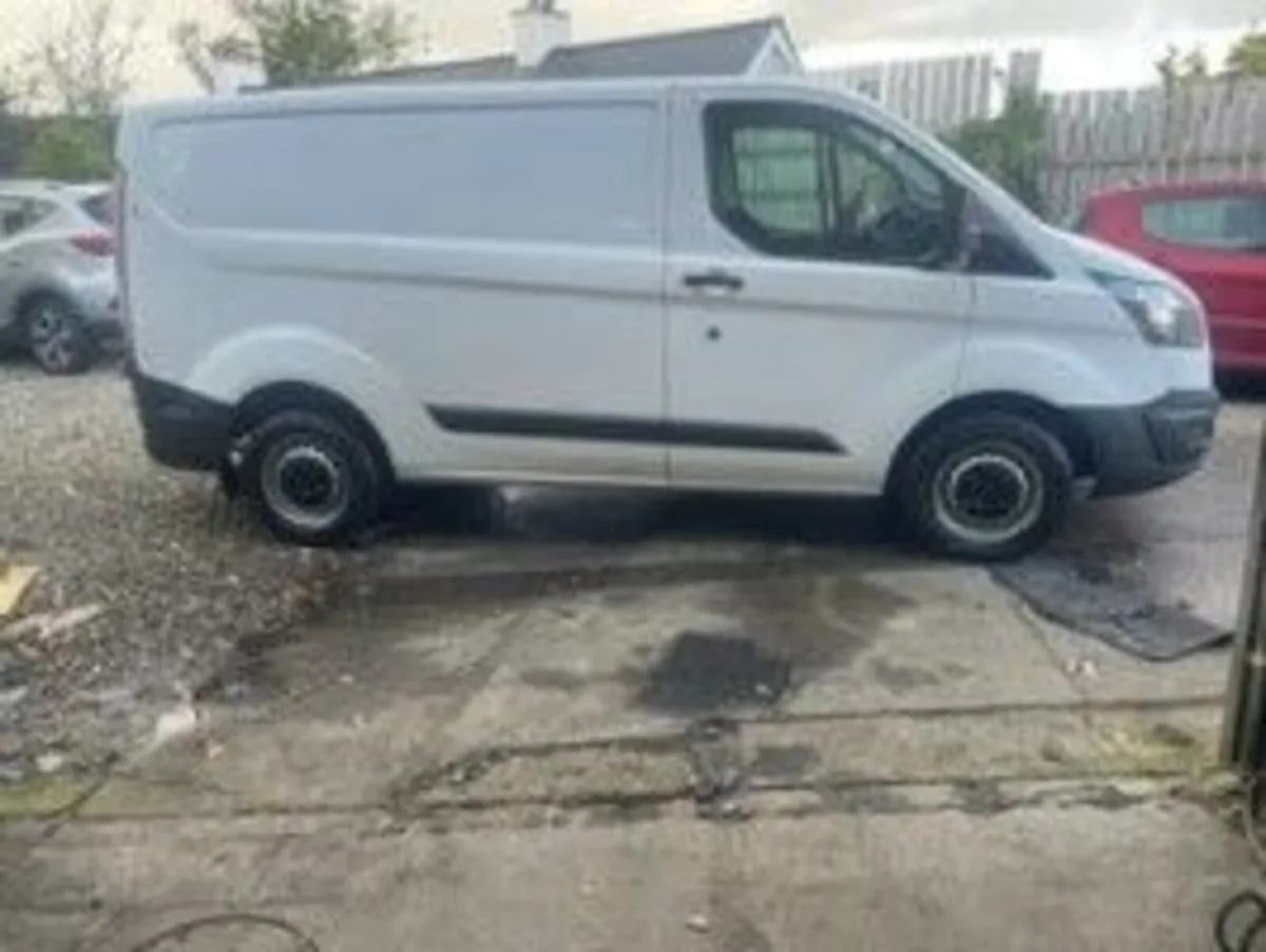 2018 Ford Transit Custom 2.0 TDCi 105ps Low Roo - Image 4