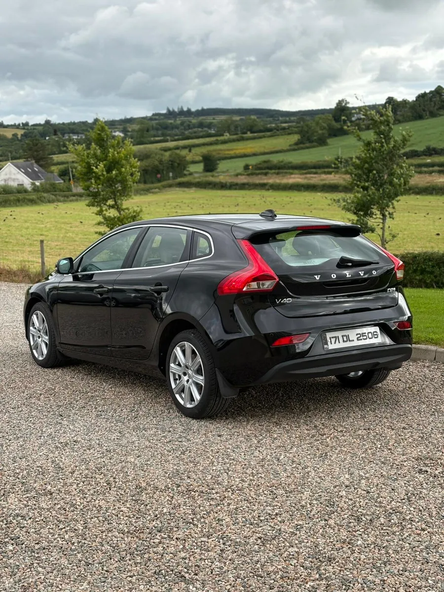 171 Volvo V40 2.0D Inscription - Image 3
