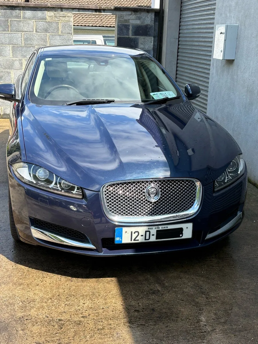 JAGUAR XF 3.0 DIESEL - Image 4