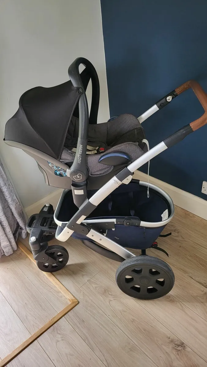 Joolz Geo2 and Maxi Cosi with Isofix - Image 4