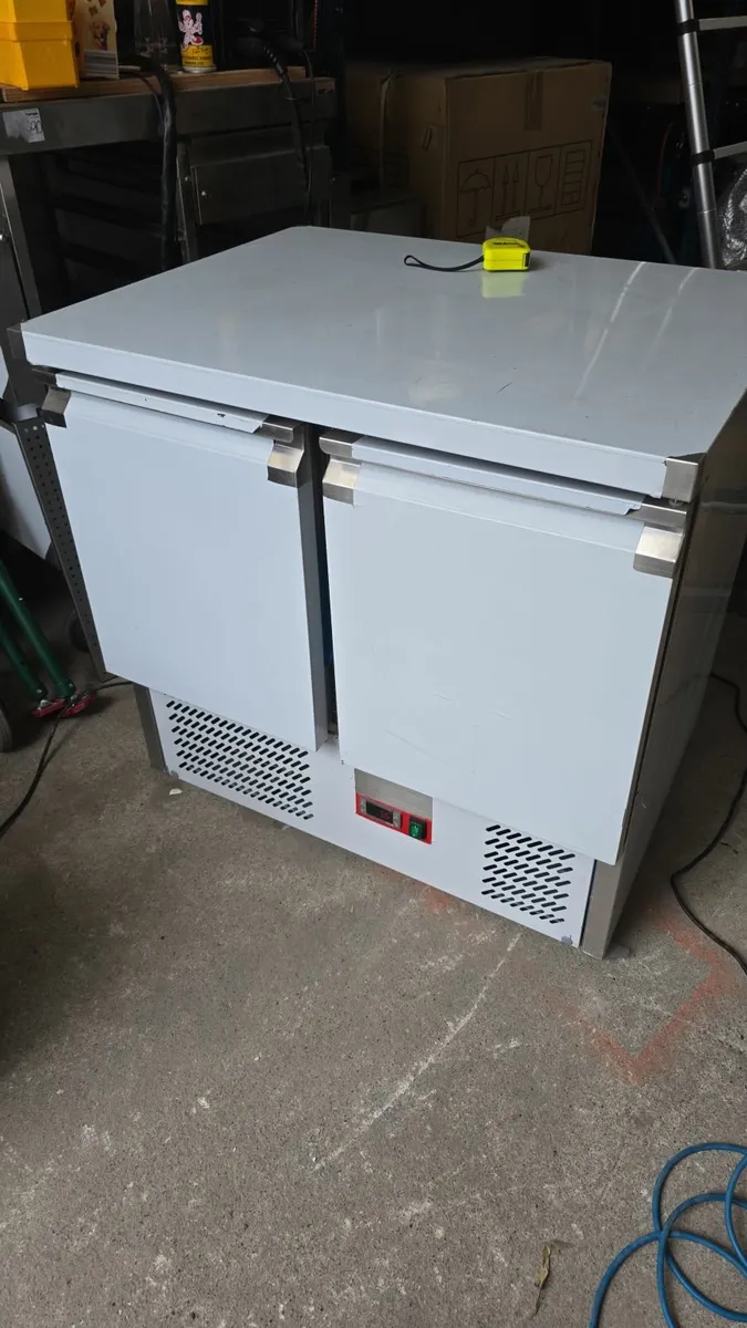 2 door fridge...miscellaneous - Image 1