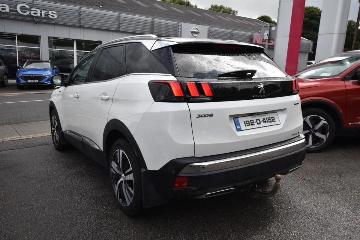 Peugeot 3008 1.5 Bluehdi 130bhp GT Line Auto - Image 2