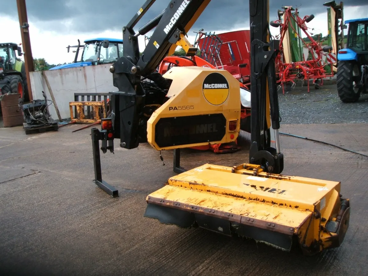 2016 McConnel PA5565 hedge cutter - Image 4